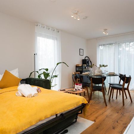 Noblenest: Terrasse - Netflix - Kaffee Apartment Vienna Luaran gambar