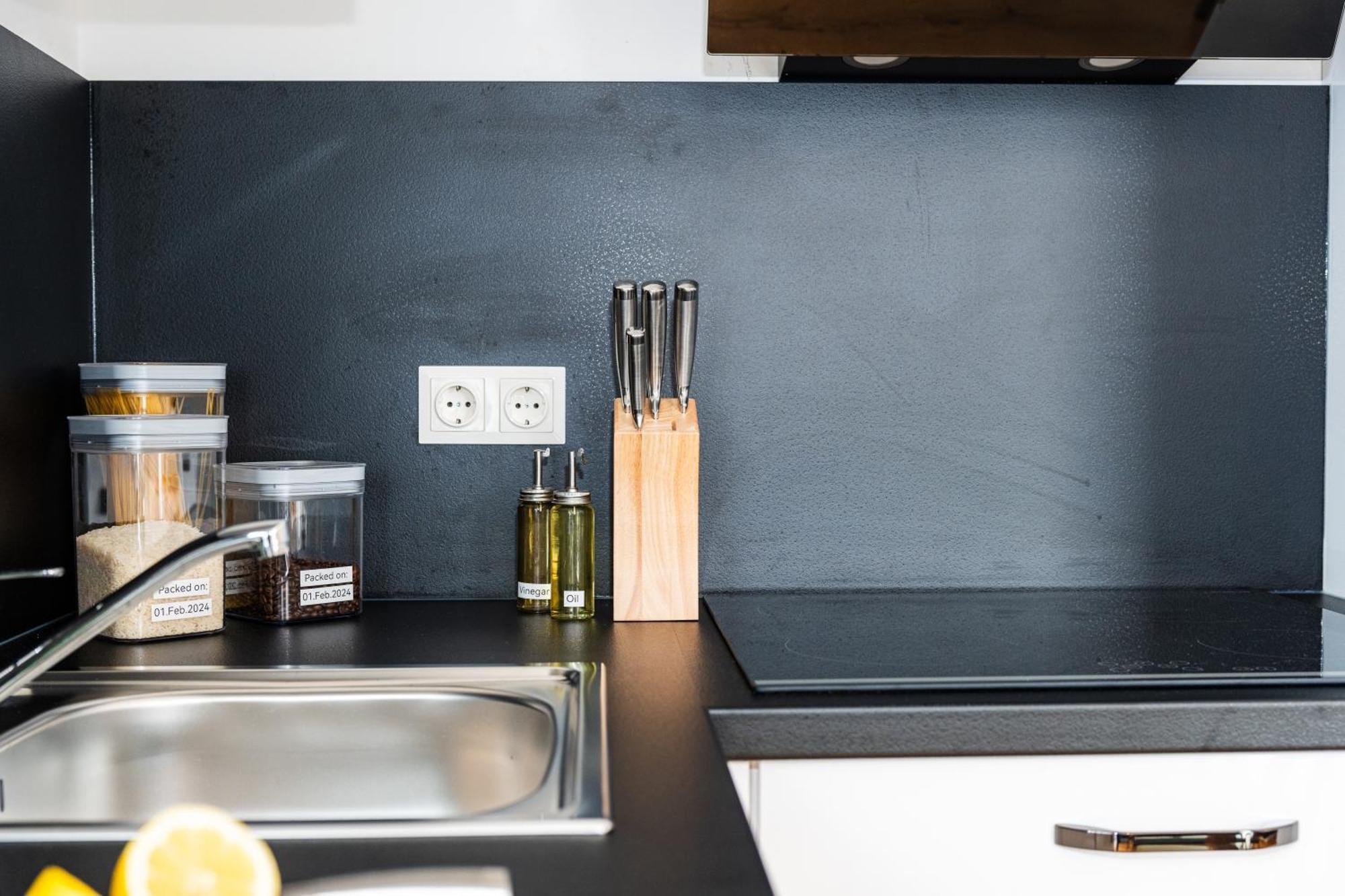 Noblenest: Terrasse - Netflix - Kaffee Apartment Vienna Luaran gambar