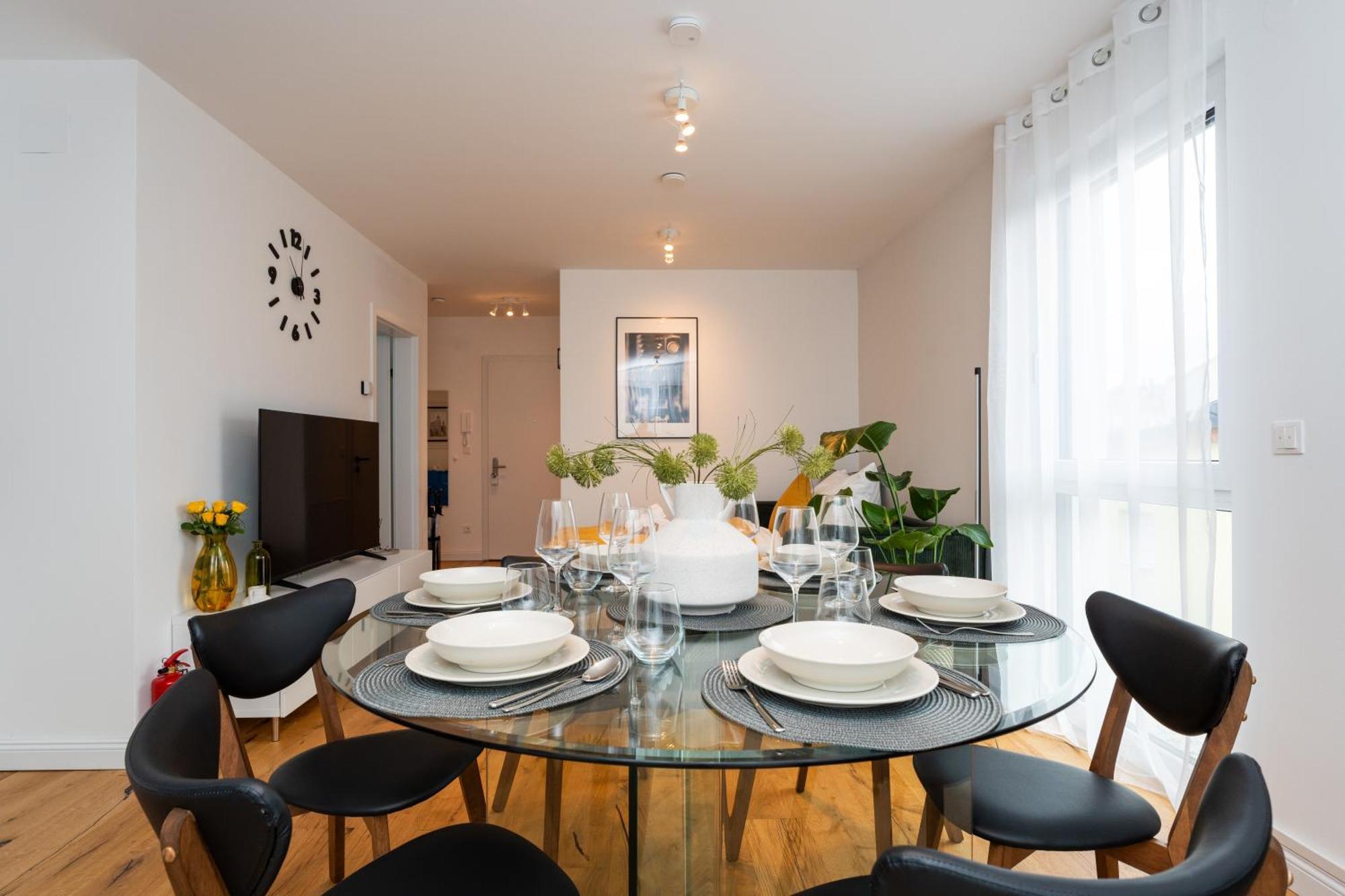 Noblenest: Terrasse - Netflix - Kaffee Apartment Vienna Luaran gambar