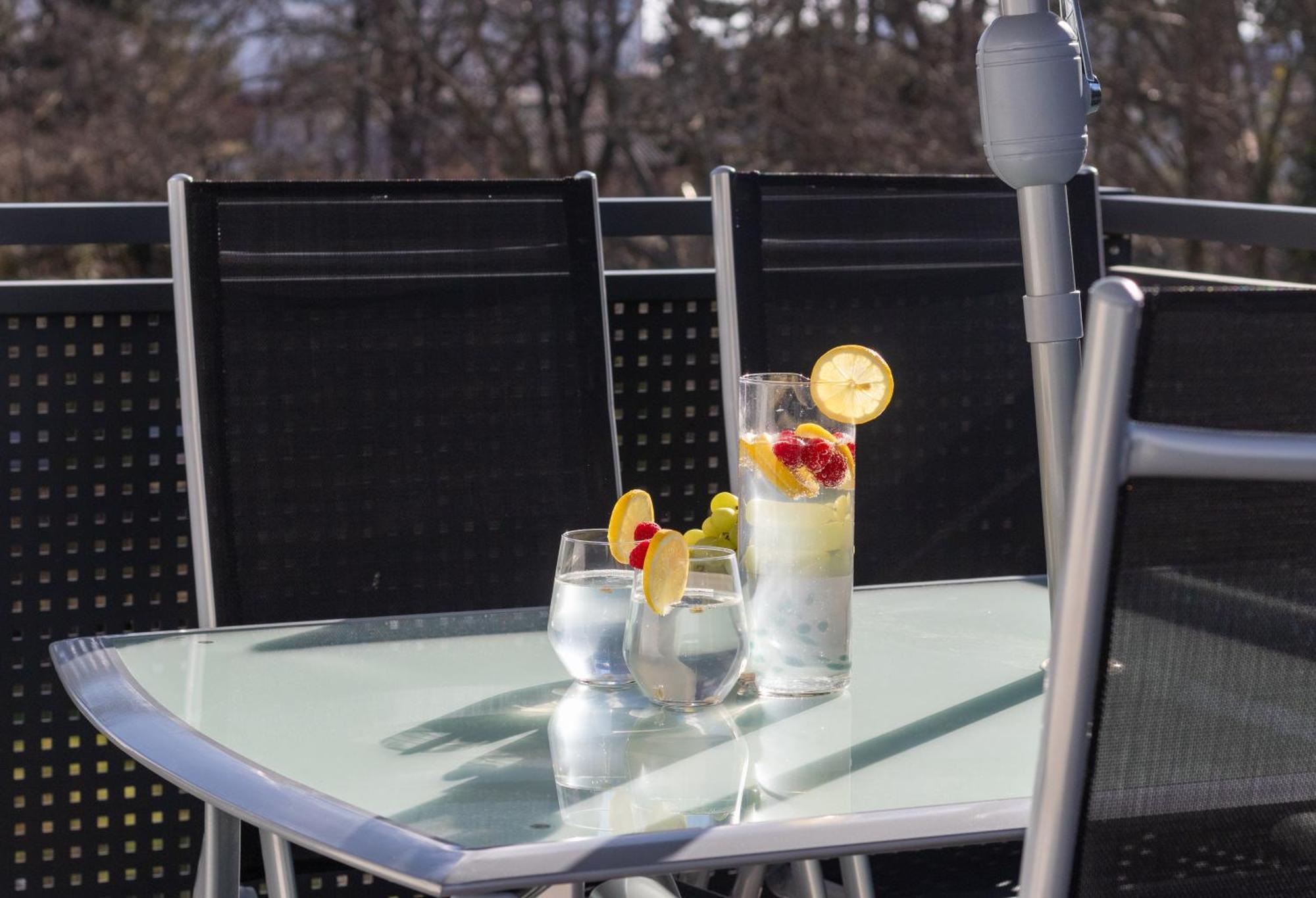 Noblenest: Terrasse - Netflix - Kaffee Apartment Vienna Luaran gambar